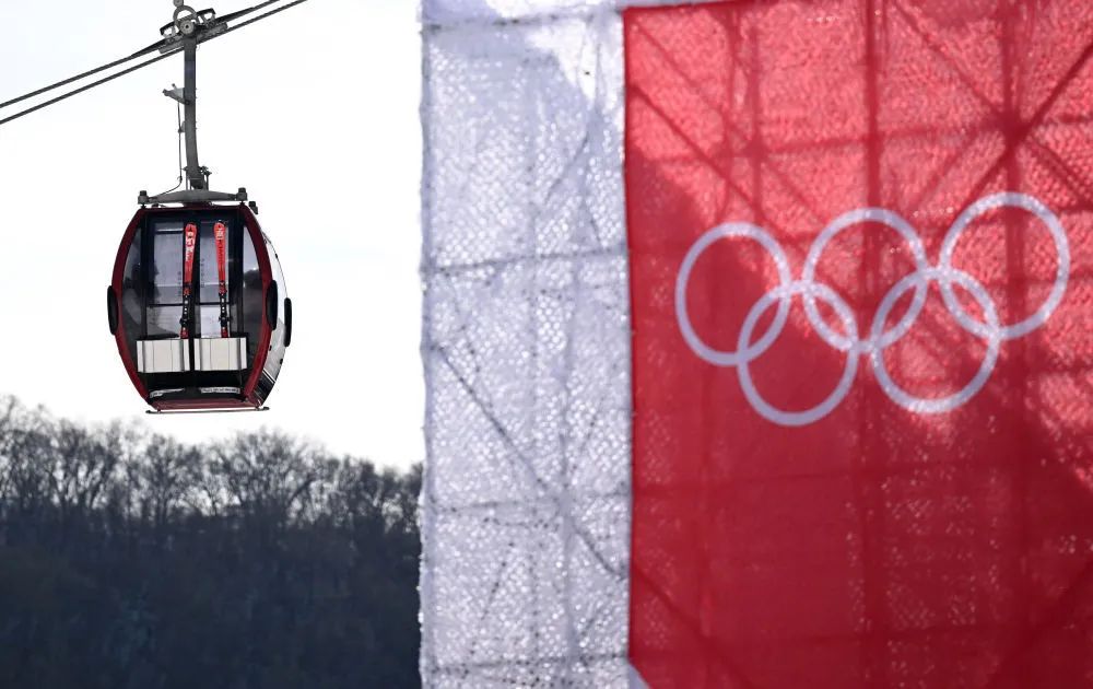 贾玲带着山东方言上春晚、首次主持上热搜...刚刚这些画面，网友都说“绝”休闲区蓝鸢梦想 - Www.slyday.coM