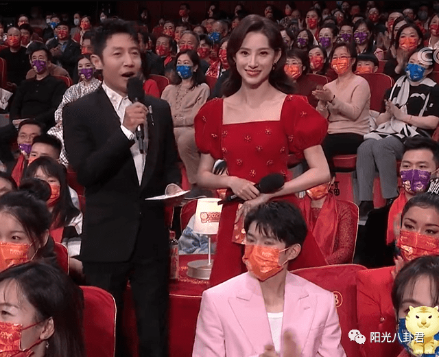 央视春晚8大热搜谁最风光，马凡舒好漂亮，撒贝宁嘴瓢，刘涛是托休闲区蓝鸢梦想 - Www.slyday.coM