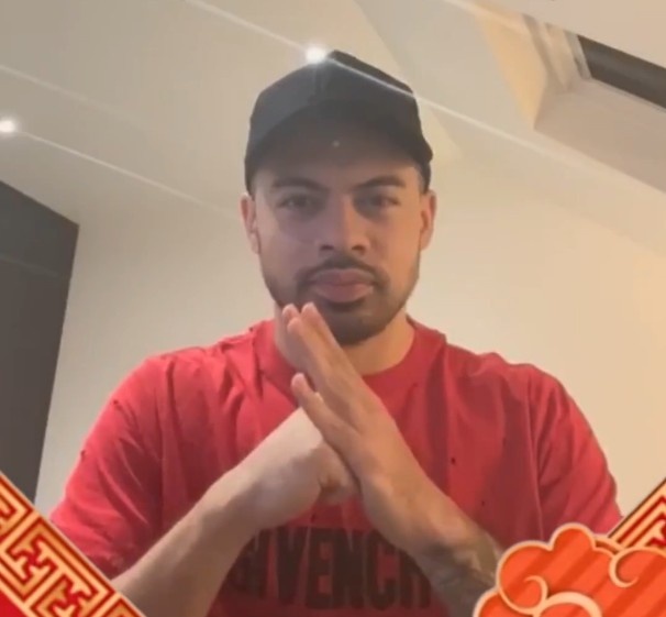 李可录制拜年视频：祝大家虎年大吉，全家幸福安康休闲区蓝鸢梦想 - Www.slyday.coM