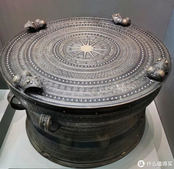 一文带你了解壮族铜鼓领略中国最美瀑布