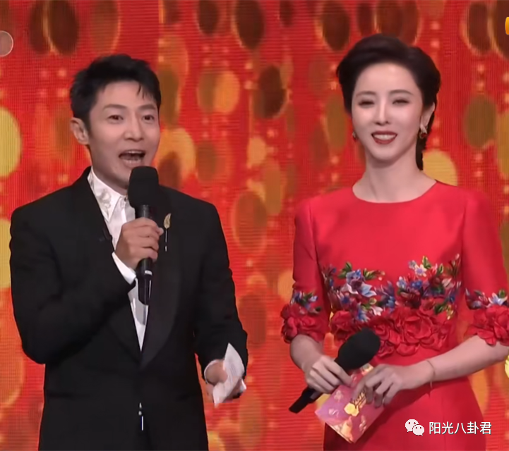 央视春晚8大热搜谁最风光，马凡舒好漂亮，撒贝宁嘴瓢，刘涛是托休闲区蓝鸢梦想 - Www.slyday.coM