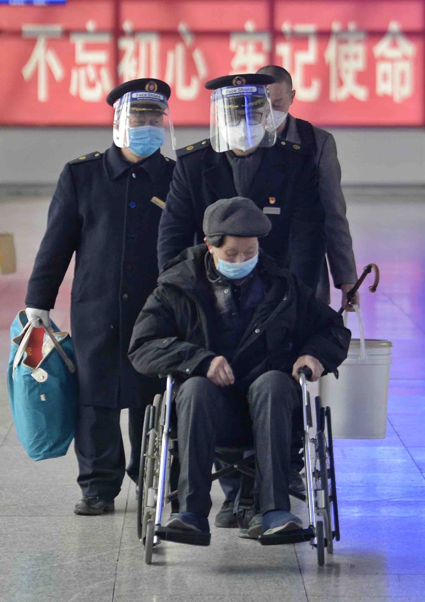 铁路“夫妻档”：同站上班难相聚 春运坚守为团圆休闲区蓝鸢梦想 - Www.slyday.coM