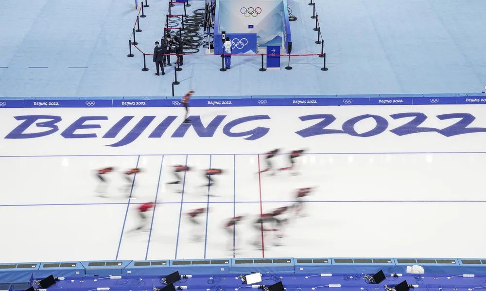 贾玲带着山东方言上春晚、首次主持上热搜...刚刚这些画面，网友都说“绝”休闲区蓝鸢梦想 - Www.slyday.coM