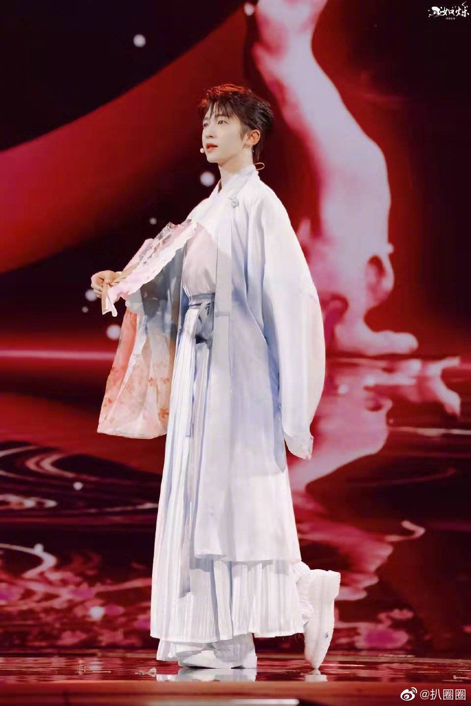 刘宇今晚的跨次元古风舞台真的好绝啊～|刘宇_新浪新闻