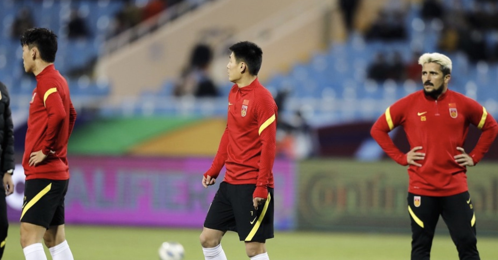 停球1米远王燊超难改糙哥本色国足左路大漏勺不配进国家队