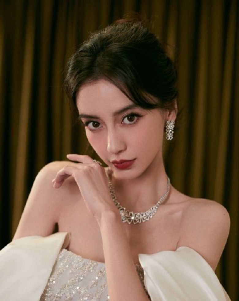 杨颖Angelababy主持北京春晚 状态非常好丝毫没有受到离婚影响休闲区蓝鸢梦想 - Www.slyday.coM