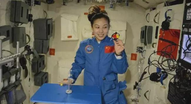 央视春晚：主持天团大调整，美女马凡舒首次入围，撒贝宁重归春晚休闲区蓝鸢梦想 - Www.slyday.coM