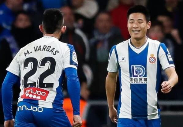 预测，阿兰将在国足与越南队的比赛中进球，国足也将击败越南队休闲区蓝鸢梦想 - Www.slyday.coM