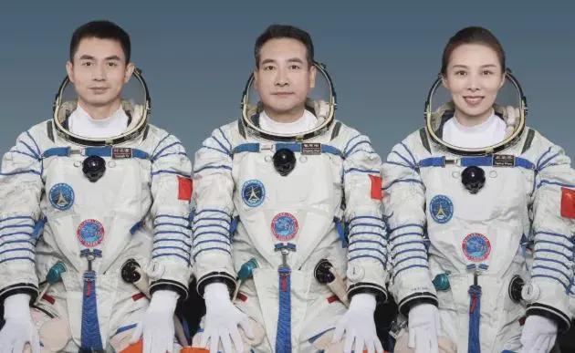 央视春晚：主持天团大调整，美女马凡舒首次入围，撒贝宁重归春晚休闲区蓝鸢梦想 - Www.slyday.coM