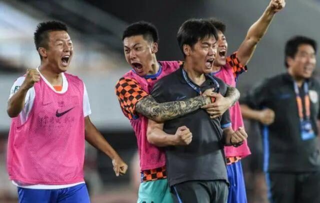 预测，阿兰将在国足与越南队的比赛中进球，国足也将击败越南队休闲区蓝鸢梦想 - Www.slyday.coM