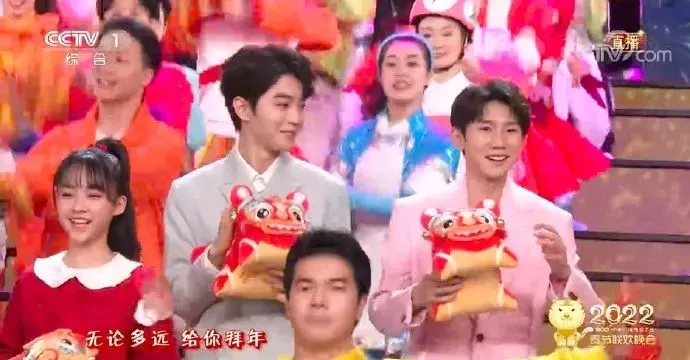 谁是春晚最强“带货王”？张小斐大衣冲进淘宝热榜第二名休闲区蓝鸢梦想 - Www.slyday.coM