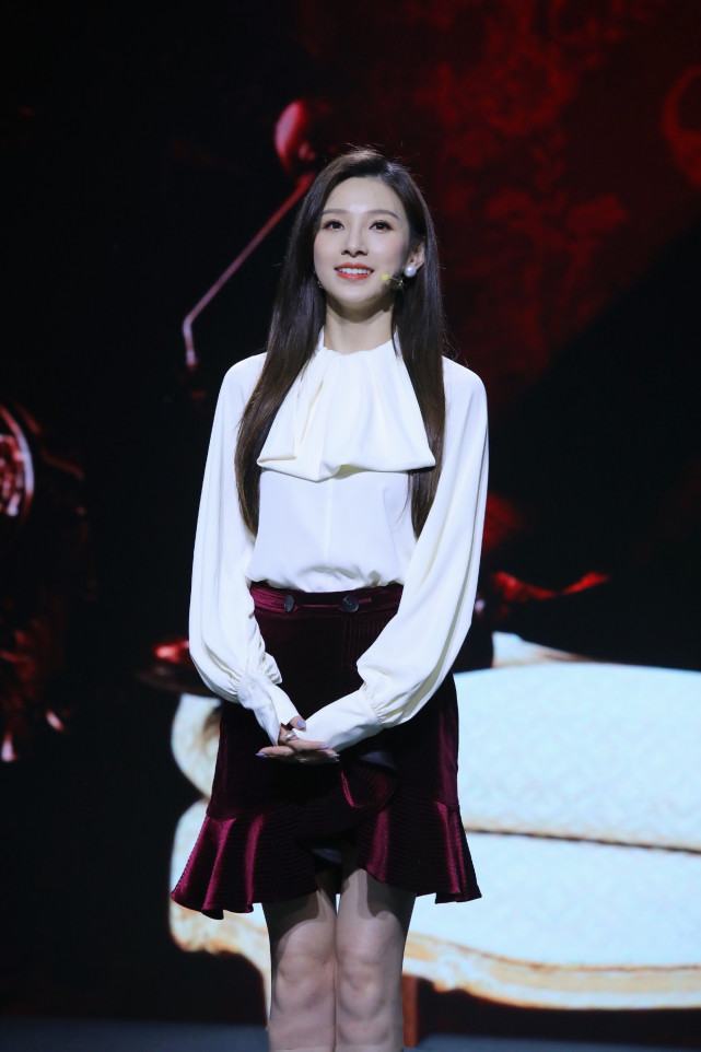 央视春晚美女主持马凡舒 曾以为邀约是送餐电话 大一曾上春晚休闲区蓝鸢梦想 - Www.slyday.coM