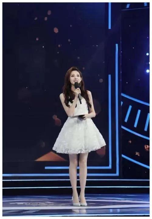 颜值不如张小斐？体育解说马凡舒主持春晚，美得让男人都嫉妒休闲区蓝鸢梦想 - Www.slyday.coM