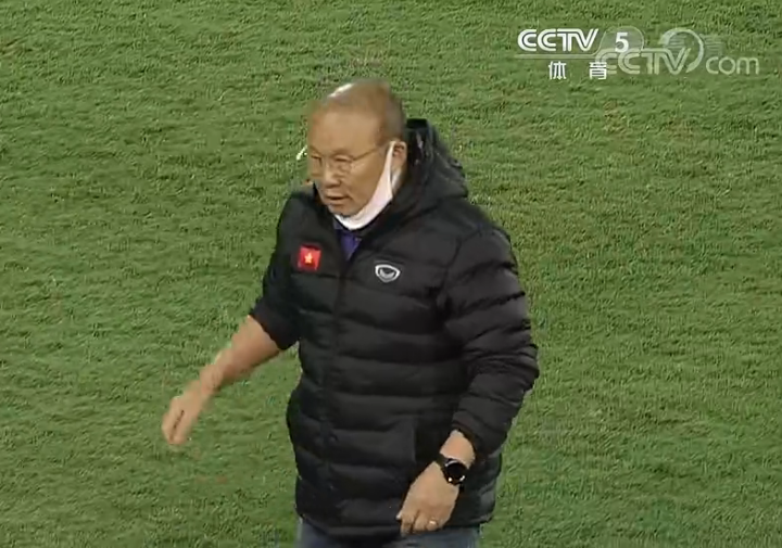 难上加难!国足最能跑的3人染黄,真要输越南了,比分牌没看错休闲区蓝鸢梦想 - Www.slyday.coM 难上加难!国足最能跑的3人染黄,真要输越南了,比分牌没看错休闲区蓝鸢梦想 - Www.slyday.coM