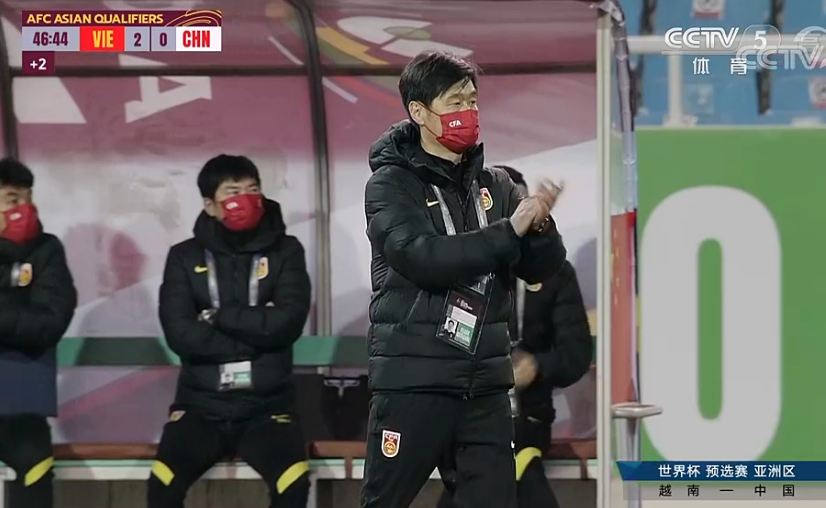 难上加难!国足最能跑的3人染黄,真要输越南了,比分牌没看错休闲区蓝鸢梦想 - Www.slyday.coM 难上加难!国足最能跑的3人染黄,真要输越南了,比分牌没看错休闲区蓝鸢梦想 - Www.slyday.coM