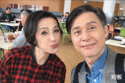 其中有不少老戏骨让人印象深刻,比如说欧瑞伟饰演的"金龙",元秋饰演的
