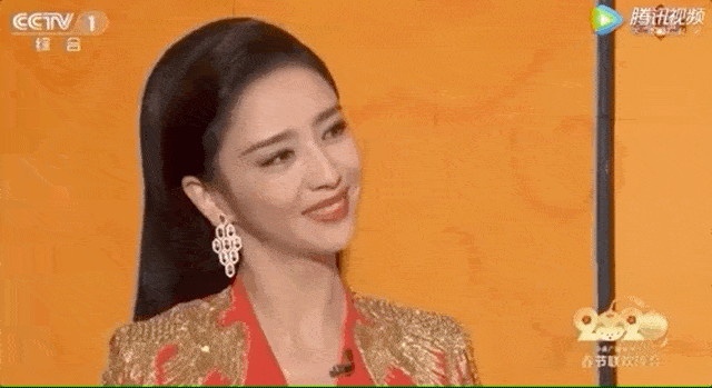 今年春晚女主持，长了一张女团脸？休闲区蓝鸢梦想 - Www.slyday.coM
