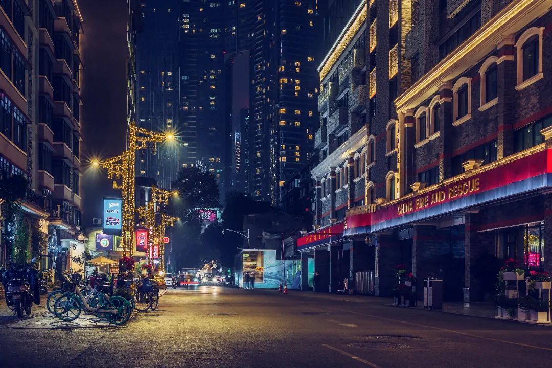 凌晨4点的成都街头,"暖"了这座城!__财经头条