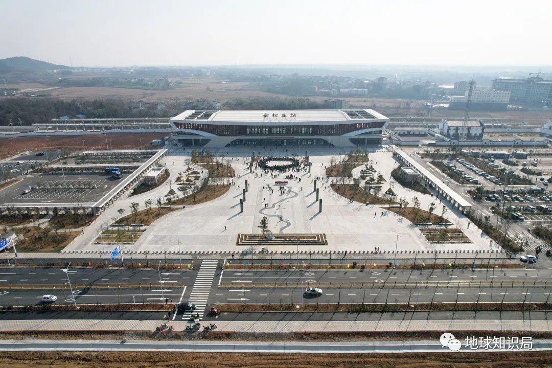 图:杔格)▼过了该站直奔湖北省境内的黄梅县京港高铁的宿松东站便是