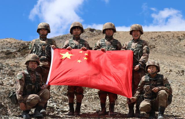 军旅人生丨在喀喇昆仑勇敢追梦的坦克女兵休闲区蓝鸢梦想 - Www.slyday.coM