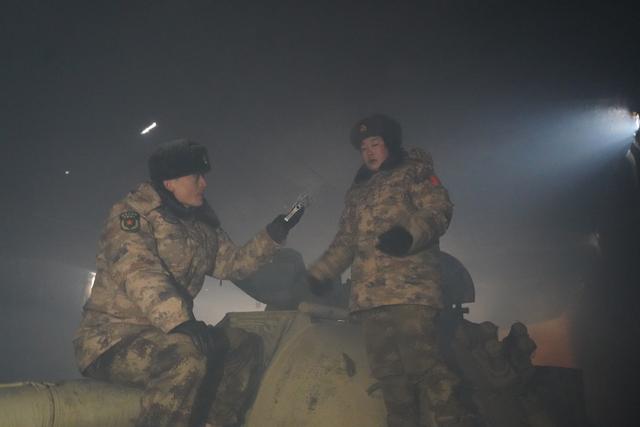 军旅人生丨在喀喇昆仑勇敢追梦的坦克女兵休闲区蓝鸢梦想 - Www.slyday.coM