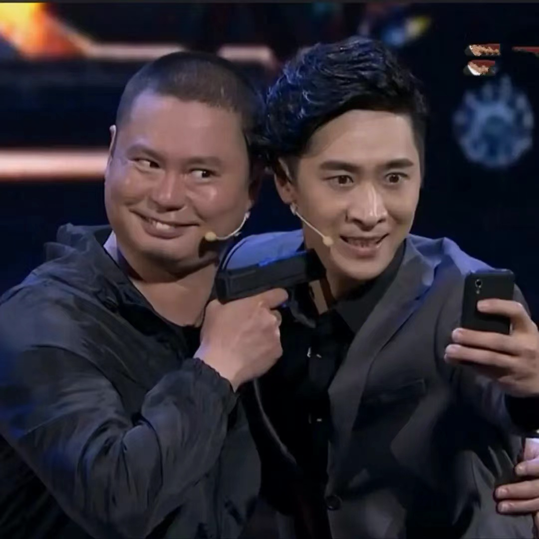 万年男配一逆袭,就成喜剧新顶流|演员|哈维|卡尔_新浪新闻