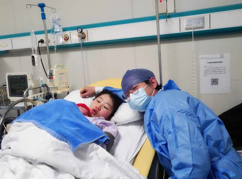 两个“虎小弟”大年初一0：02来报到休闲区蓝鸢梦想 - Www.slyday.coM