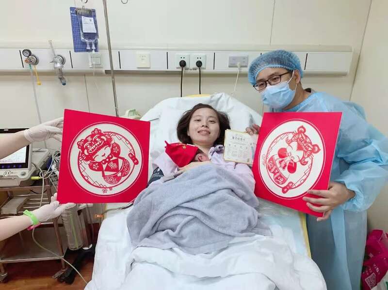 两个“虎小弟”大年初一0：02来报到休闲区蓝鸢梦想 - Www.slyday.coM