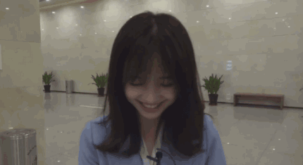 28岁的她主持春晚爆火，首次登台内情曝光：这次终于瞒不住了休闲区蓝鸢梦想 - Www.slyday.coM