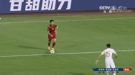 开场第8分钟，胡晋才头球破门，国足0-1落后。