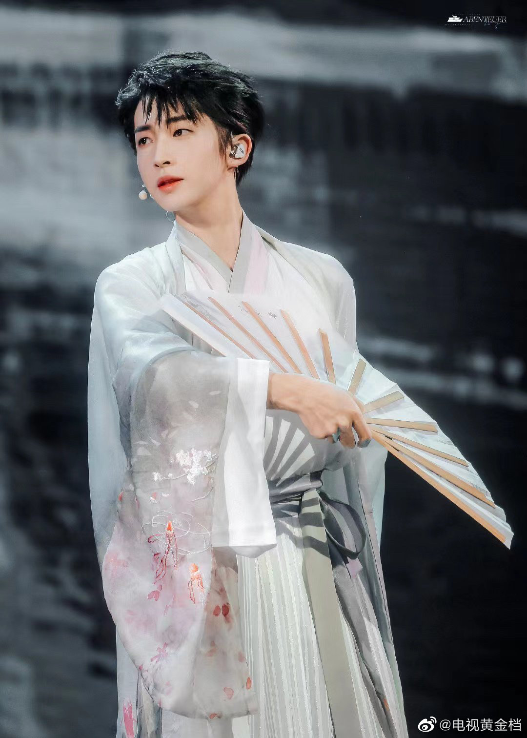 刘宇的星河入梦舞台好仙中国舞天花板