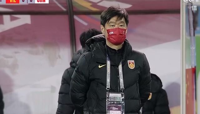 惨败越南后,李霄鹏作出三点回应!国足余下还有两场比赛休闲区蓝鸢梦想 - Www.slyday.coM 惨败越南后,李霄鹏作出三点回应!国足余下还有两场比赛休闲区蓝鸢梦想 - Www.slyday.coM