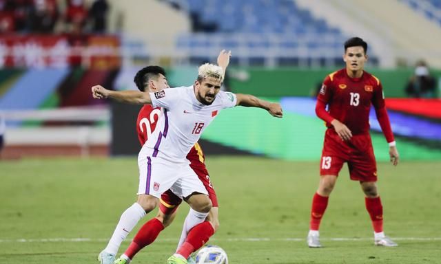 惨败越南后,李霄鹏作出三点回应!国足余下还有两场比赛休闲区蓝鸢梦想 - Www.slyday.coM 惨败越南后,李霄鹏作出三点回应!国足余下还有两场比赛休闲区蓝鸢梦想 - Www.slyday.coM