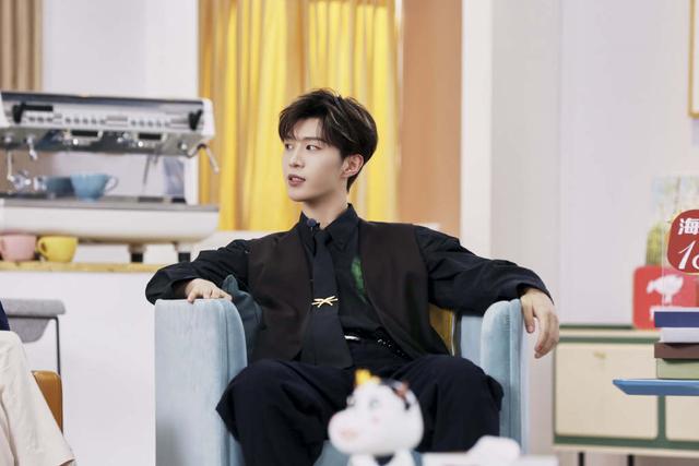 2022年开年，00后小生重排名：易烊千玺成破百亿影人，陈飞宇无奈休闲区蓝鸢梦想 - Www.slyday.coM