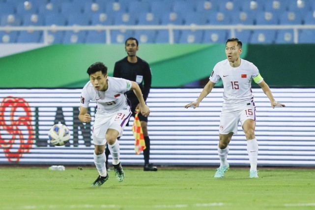 国足1:3越南球员评分:颜骏凌全队最低,两中场第一,李霄鹏道歉休闲区蓝鸢梦想 - Www.slyday.coM 国足1:3越南球员评分:颜骏凌全队最低,两中场第一,李霄鹏道歉休闲区蓝鸢梦想 - Www.slyday.coM