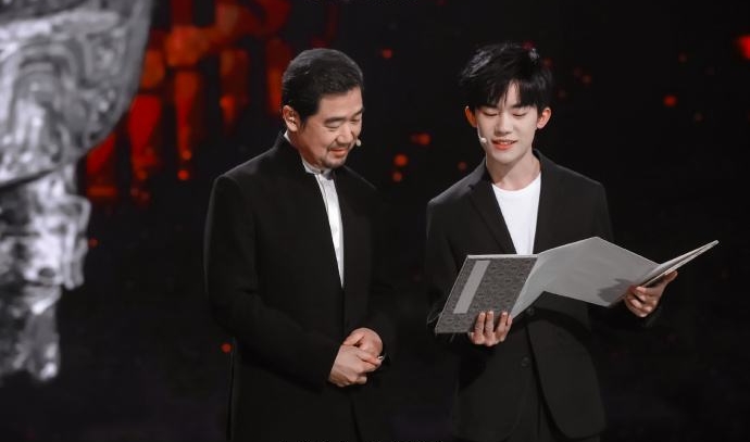 2022年开年，00后小生重排名：易烊千玺成破百亿影人，陈飞宇无奈休闲区蓝鸢梦想 - Www.slyday.coM