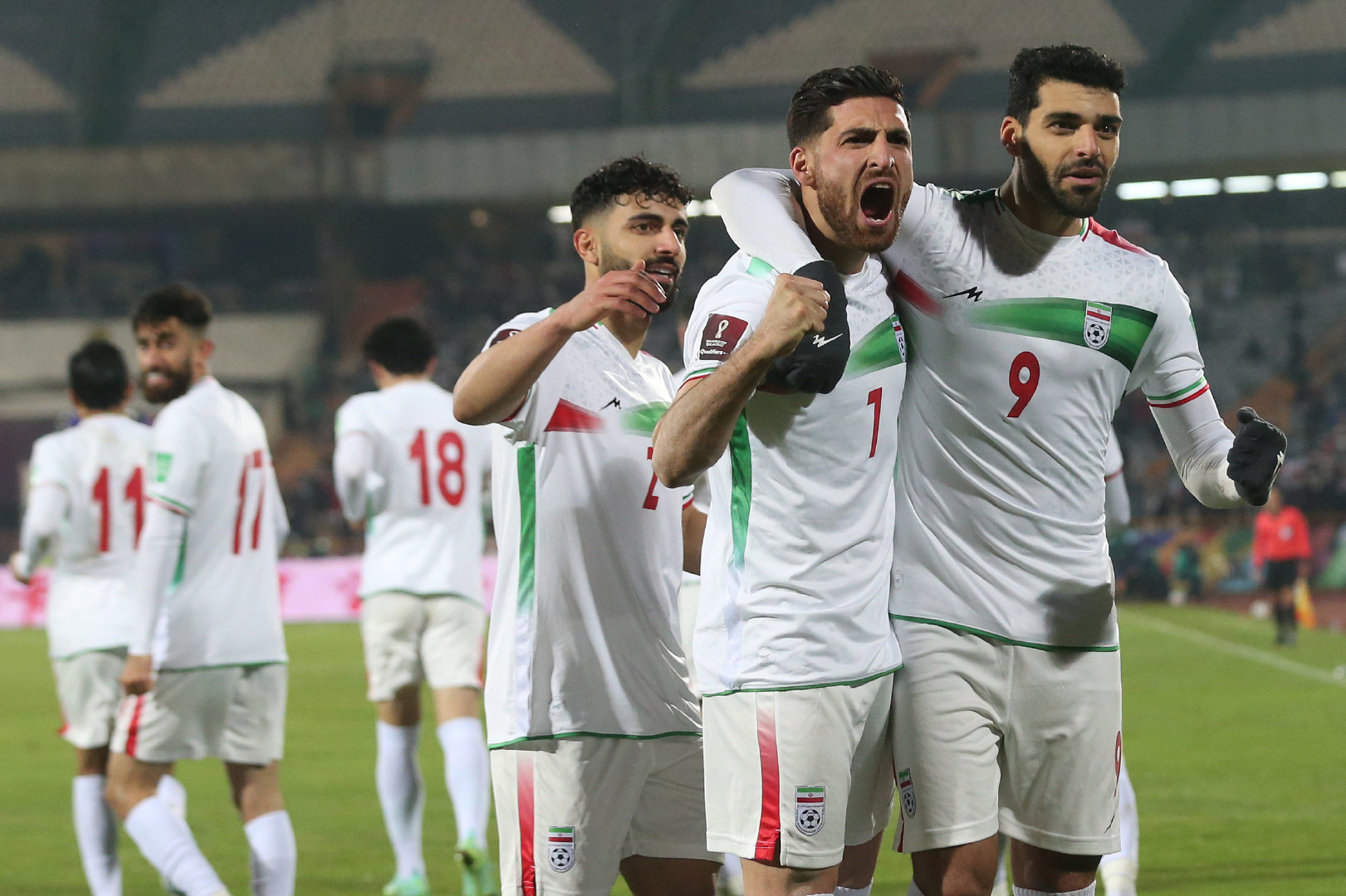 0-1!亚洲第7轰然倒下,全场6黄1红,伊朗铁卫停赛,创3大纪录