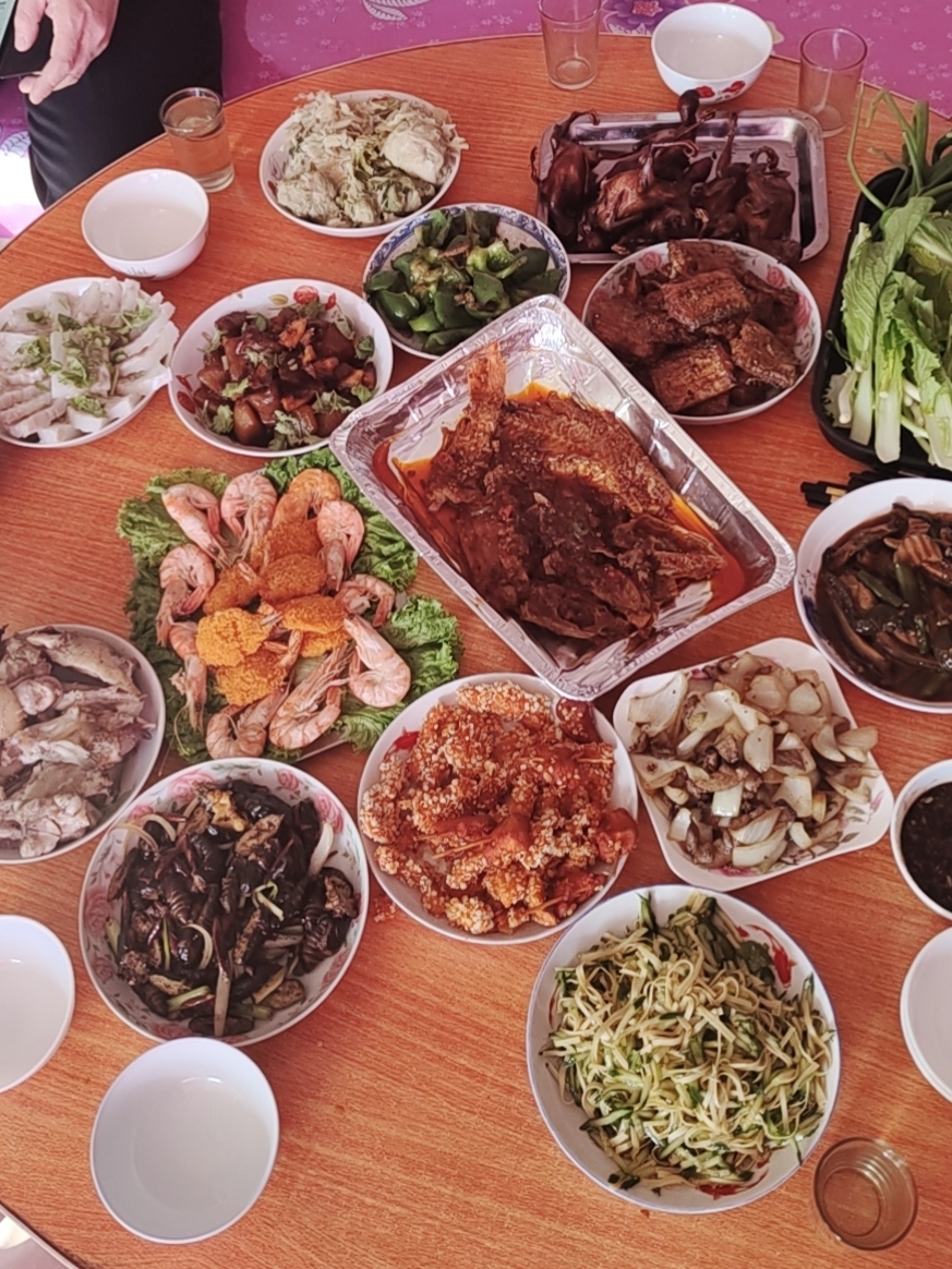 节后回娘家弟妹头一天就做准备一大桌菜很用心吃着实惠