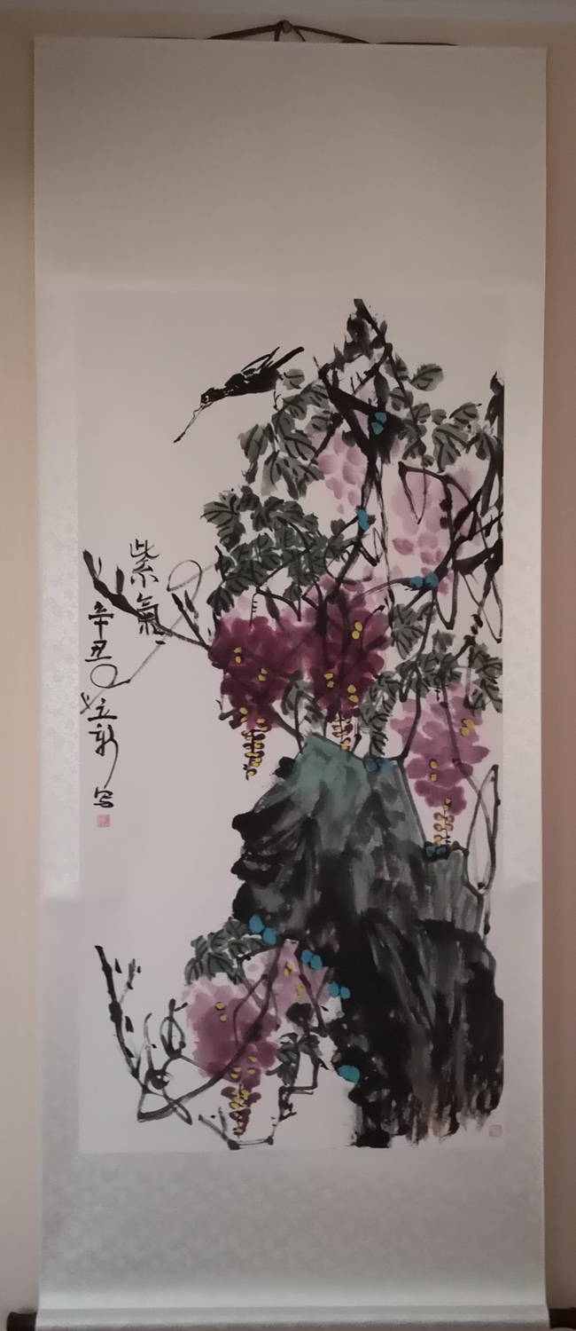 自幼酷爱国画艺术,2017年起,师从刘继红老师,系统学习大写意花鸟画.