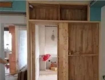 头次见有人把卫生间装在柜子里，了解完才知实用，太聪明了休闲区蓝鸢梦想 - Www.slyday.coM