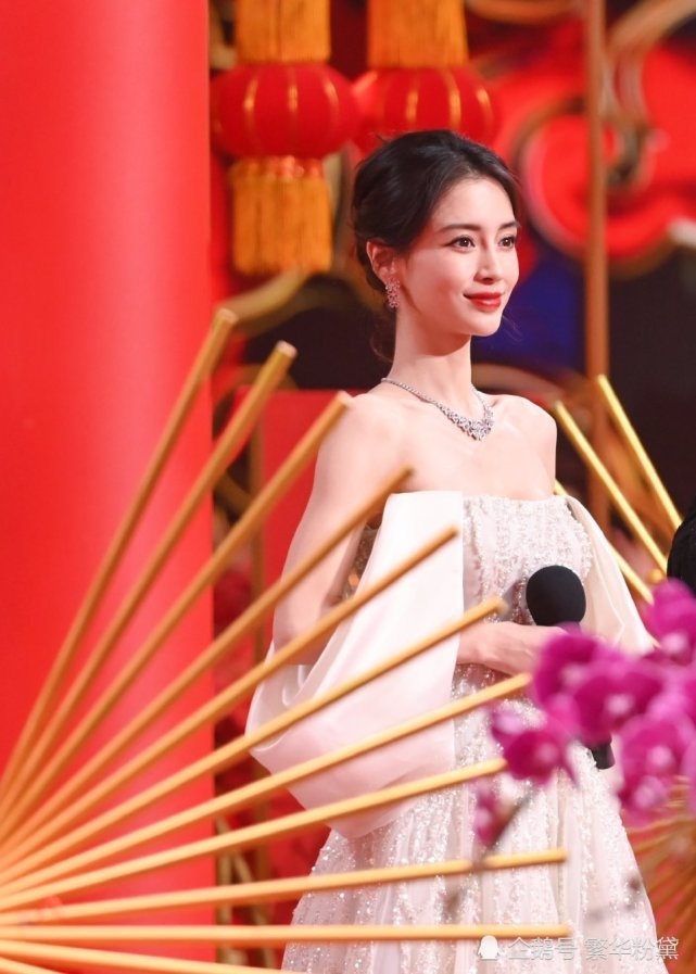 angelababy主持北京春晚