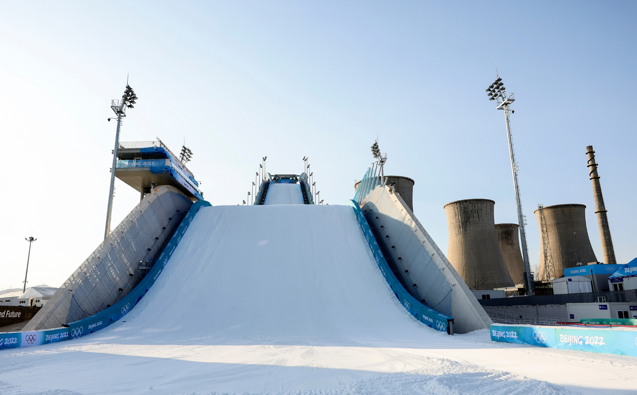 北京冬奥会 | 美国单板滑雪男队"四人组":张家口冬奥村的生活丰富多彩