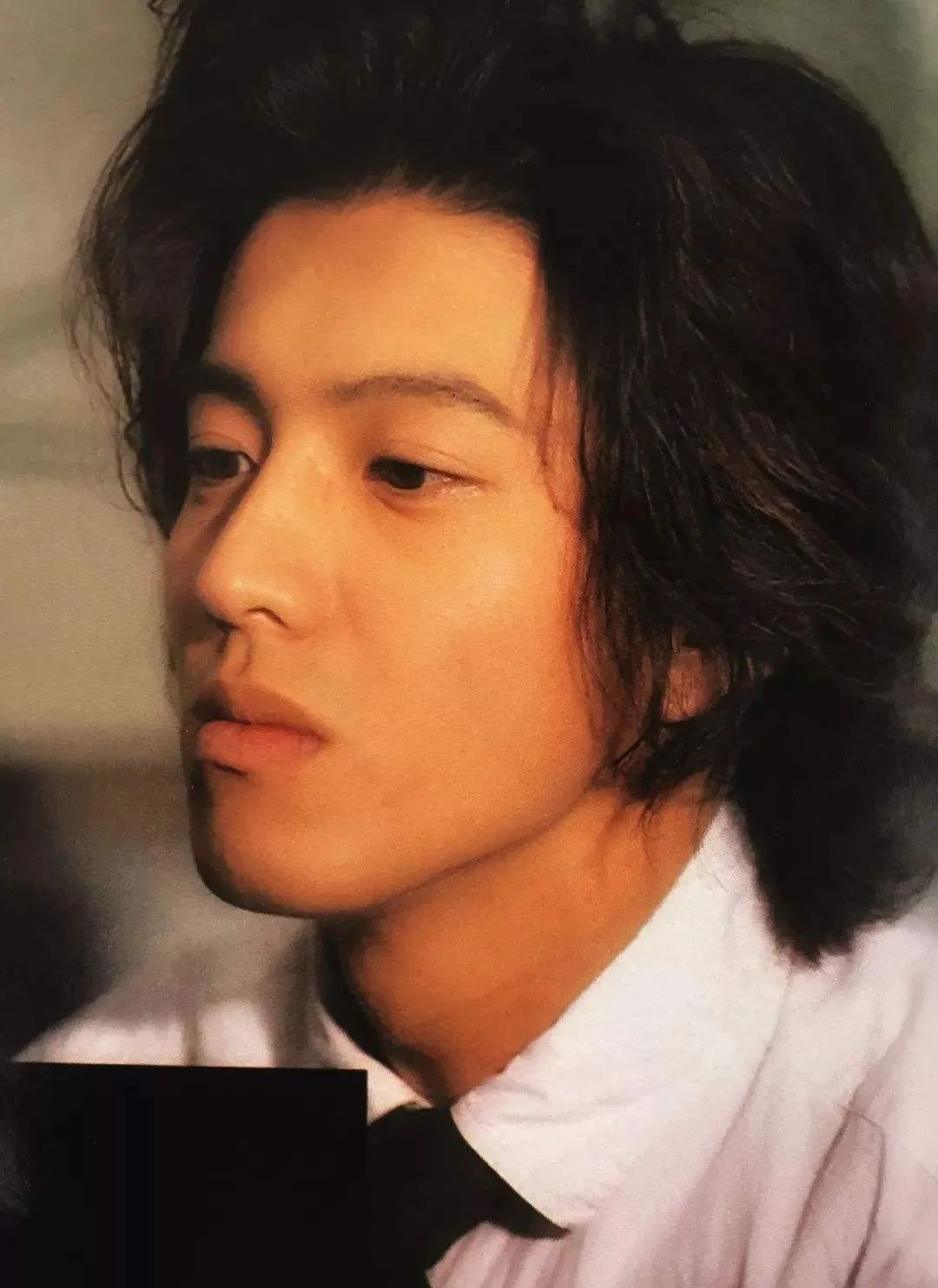 没有人不赞叹木村拓哉年轻时俊美的容颜.