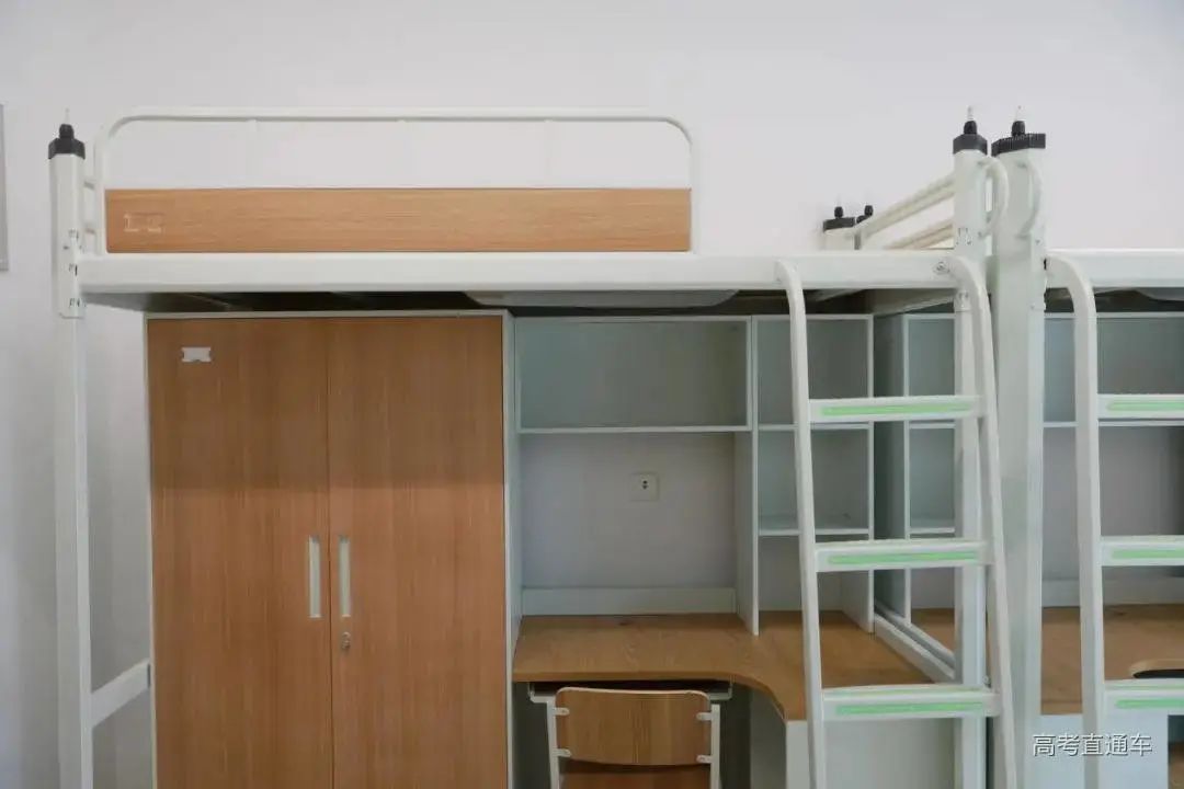 快看双一流大学宿舍素颜照曝光这差别也太大了吧