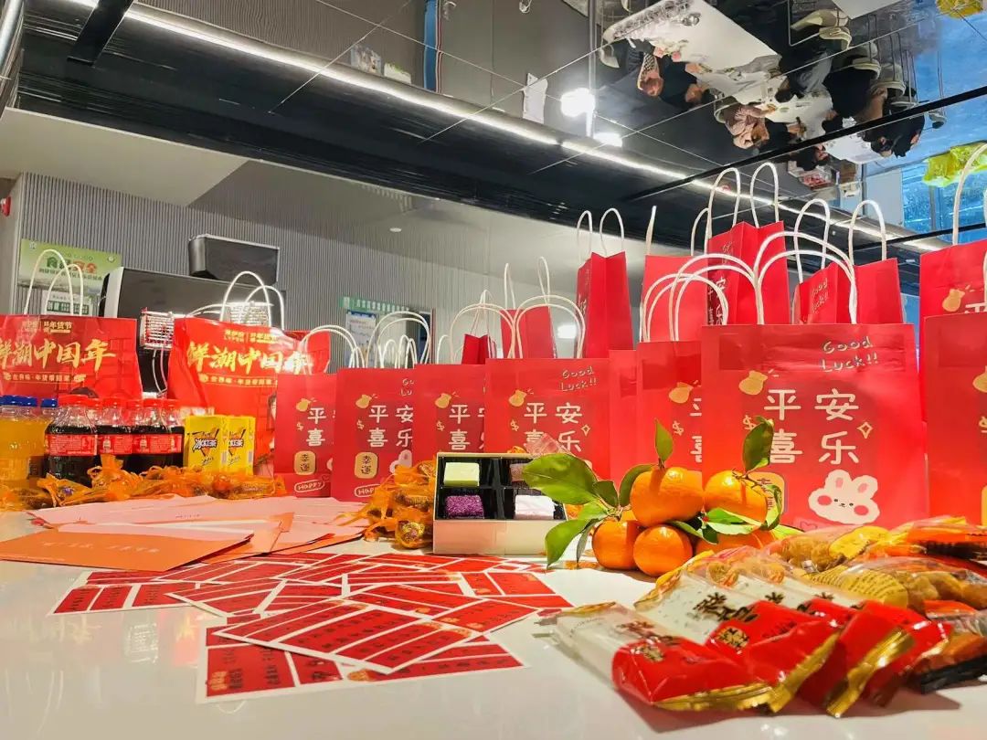 在隔离点过春节，是种什么样的体验？休闲区蓝鸢梦想 - Www.slyday.coM