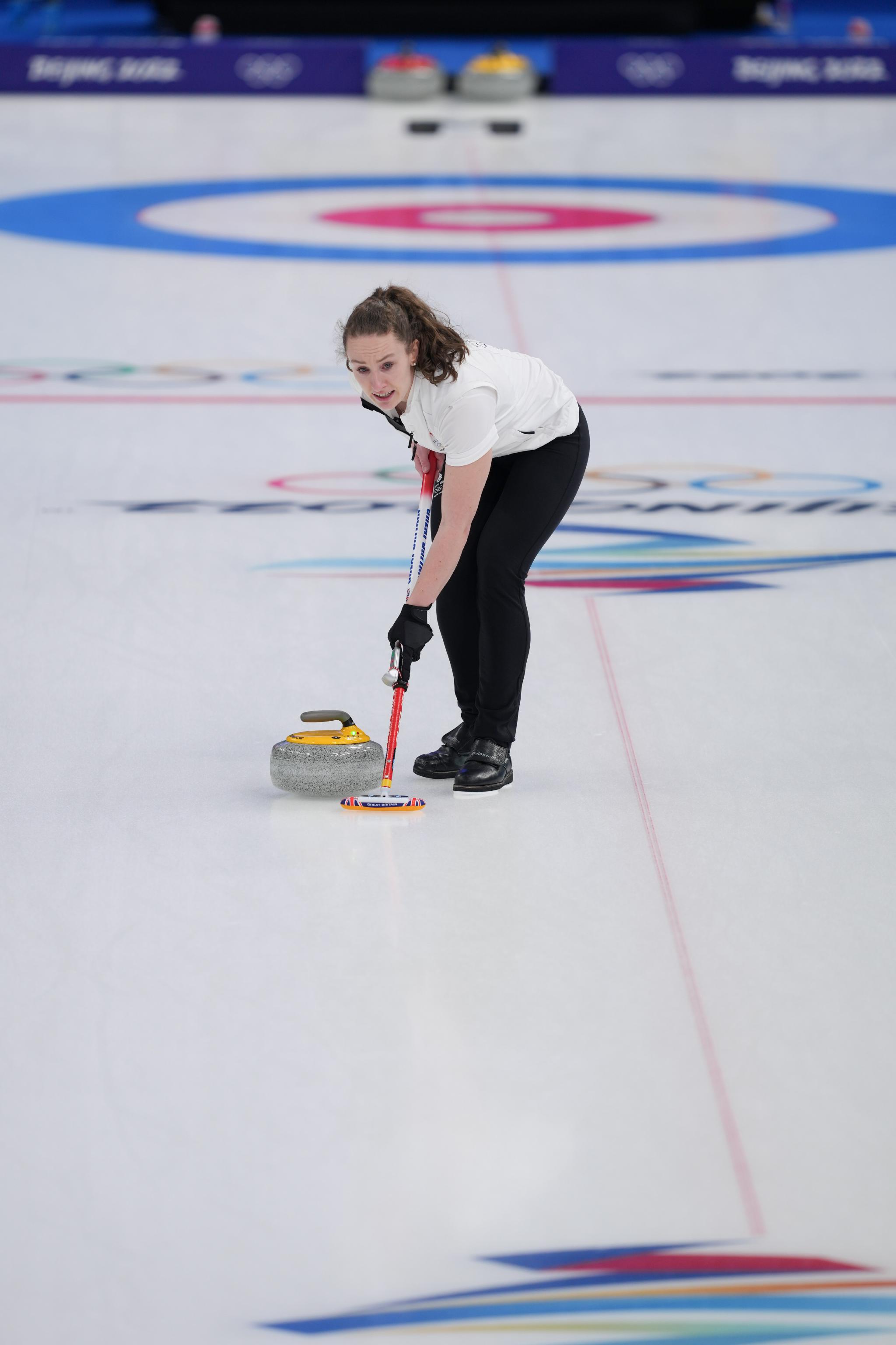 冰壶——混双循环赛：英国队胜瑞典队休闲区蓝鸢梦想 - Www.slyday.coM