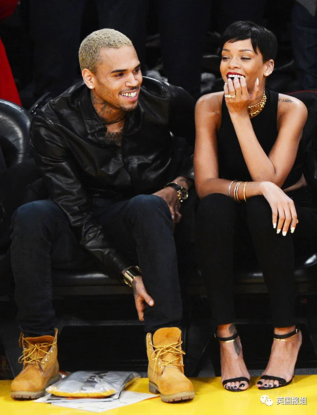 后来蕾哈娜接连和drake,小李子等人传出各式各样的绯闻,都没有正面