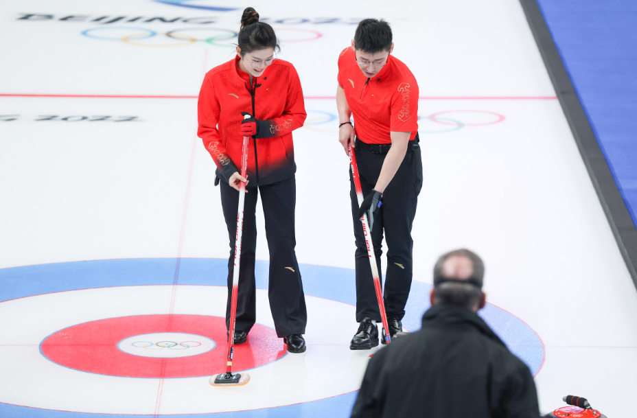 北京冬奥战幕拉开，中国冰壶混双取得开门红休闲区蓝鸢梦想 - Www.slyday.coM