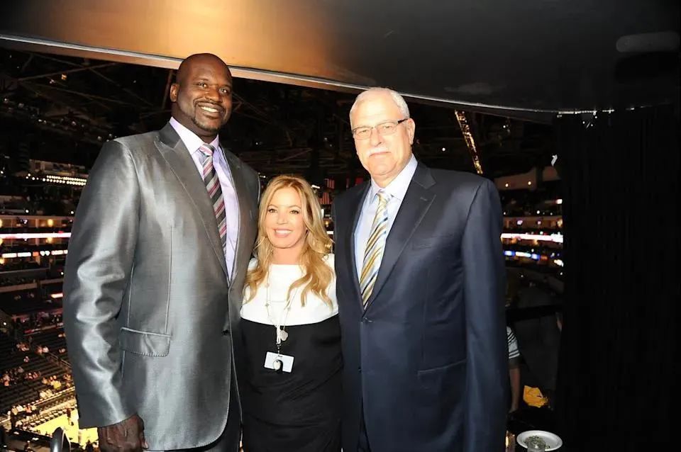 大年初二！关系破裂！整整34年啊！湖人取消了他的终身资格……休闲区蓝鸢梦想 - Www.slyday.coM