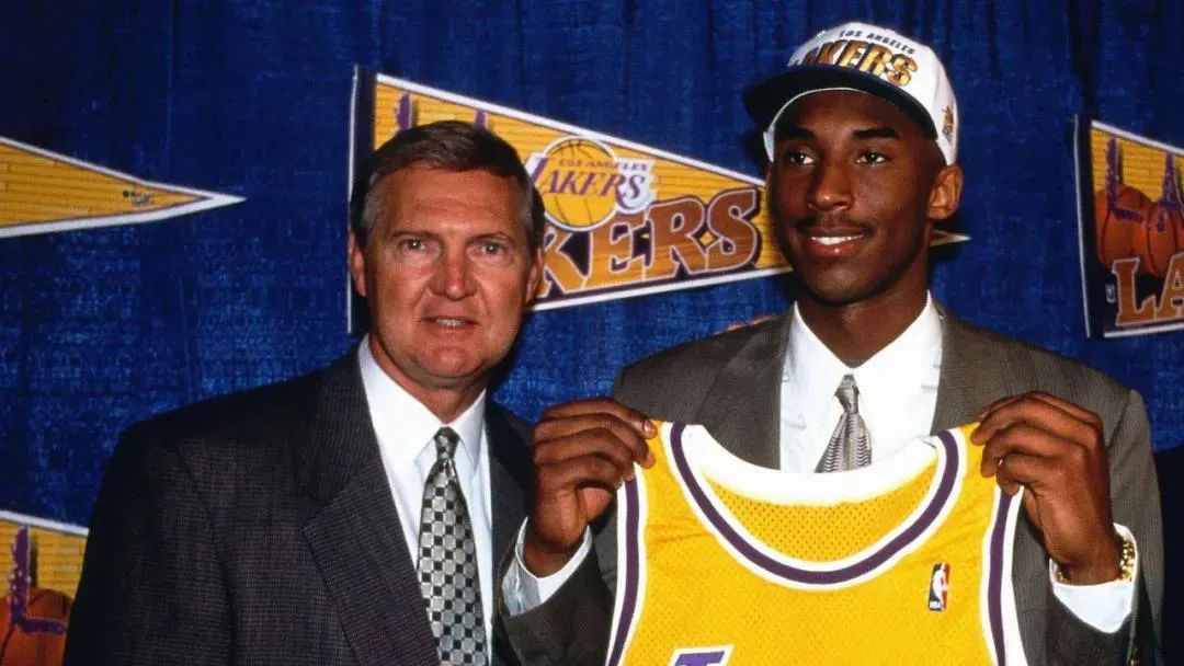 大年初二！关系破裂！整整34年啊！湖人取消了他的终身资格……休闲区蓝鸢梦想 - Www.slyday.coM